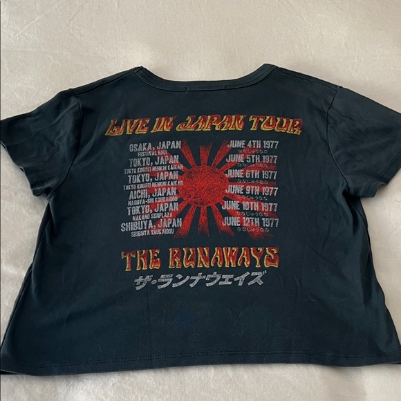 Daydreamer The Runaways Live in Japan Tour Cherry Bomb Tee - Picture 3 of 3